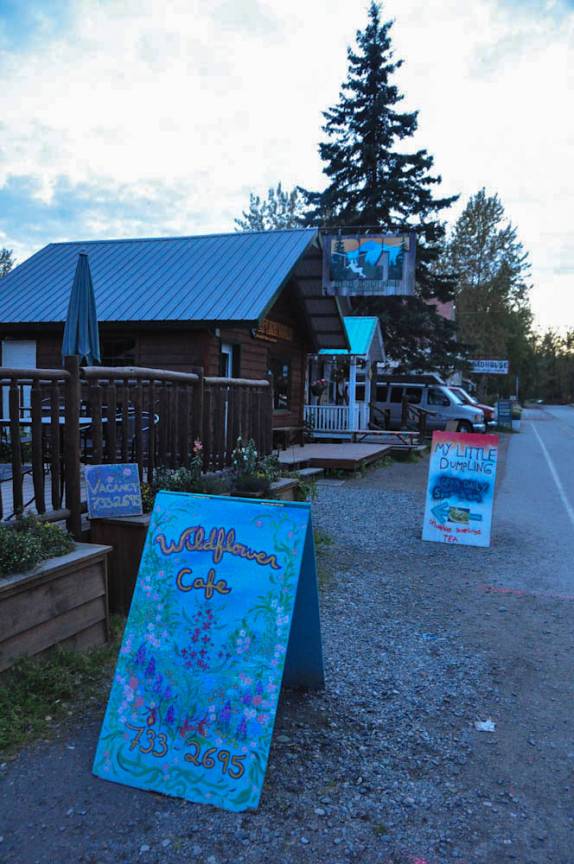 Muitos bares e cafés em Talkeetna, no Alaska